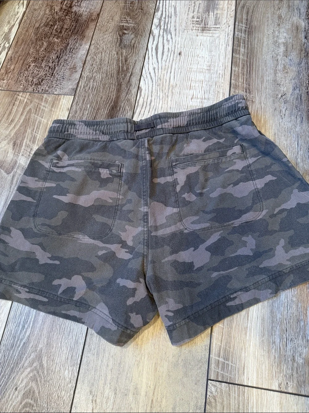 Athleta Camo Farallon Short Size 10 - Picture 7 of 7